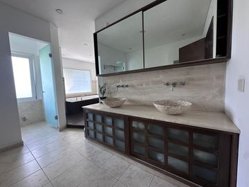 Gran Casa en La Alameda Nordelta en alquiler anual 9 ambientes
