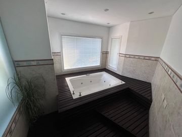 Gran Casa en La Alameda Nordelta en alquiler anual 9 ambientes