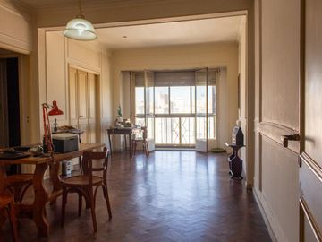 VENTA / PERMUTA Departamento de tres dormitorios, piso exclusivo, en el centro de Rosario.