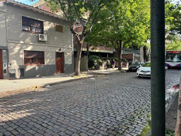 PH 4 ambientes con gran patio. San isidro.