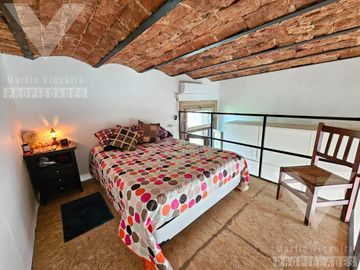 PH de 4 ambientes en Barracas. Balcón al frente, patio y terraza de uso exclusivo.