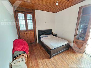 PH de 4 ambientes en Barracas. Balcón al frente, patio y terraza de uso exclusivo.