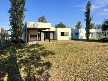 Casa a Estrenar en venta 3 Dormitorios Estancia La Rinconada