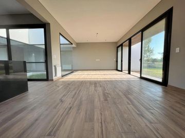 Casa a Estrenar en venta 3 Dormitorios Estancia La Rinconada