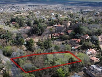 LA CUMBRE LOTE SOBRE CALLE BARTOLOME JAIME