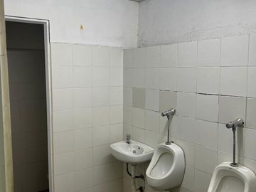 Galpón en alquiler 1000m2 en Lamadrid 135 Bis