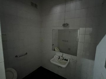 Galpón en alquiler 1000m2 en Lamadrid 135 Bis