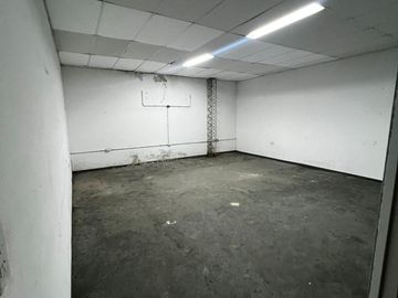 Galpón en alquiler 1000m2 en Lamadrid 135 Bis