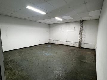 Galpón en alquiler 1000m2 en Lamadrid 135 Bis