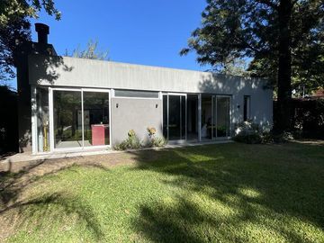 Casa en venta 4 amb en  Barrio Parque Leloir