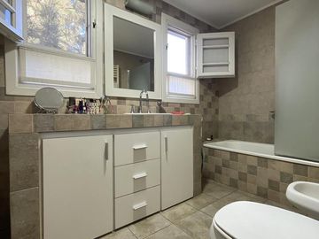 Casa en venta 4 amb en  Barrio Parque Leloir