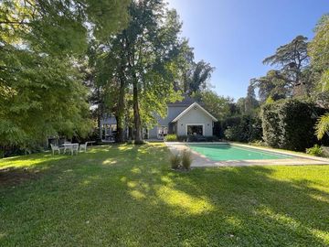 Casa en venta 4 amb en  Barrio Parque Leloir