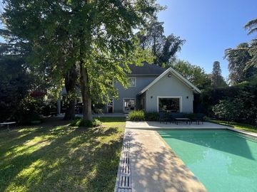 Casa en venta 4 amb en  Barrio Parque Leloir