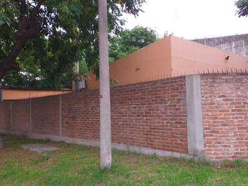 Casa en venta - 2 dormitorios 1 baño - patio - 370 mts2 - Burzaco