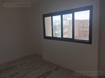 Casa en EL Canton Norte a la Laguna PG a estrenar con piscina