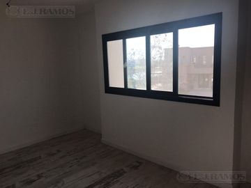 Casa en EL Canton Norte a la Laguna PG a estrenar con piscina
