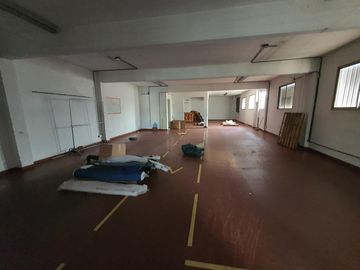 Depósito en  planta alta en lomas de zamora