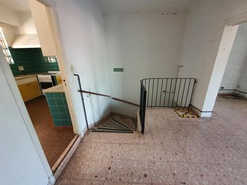 Depósito en  planta alta en lomas de zamora
