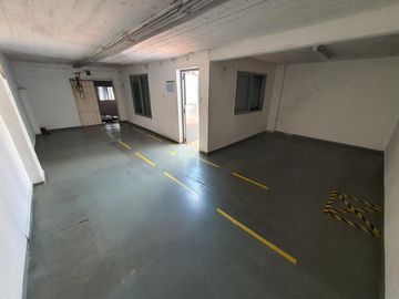Depósito en  planta alta en lomas de zamora