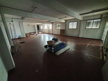 Depósito en  planta alta en lomas de zamora