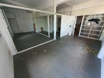 Depósito en  planta alta en lomas de zamora