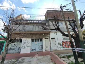 Depósito en  planta alta en lomas de zamora