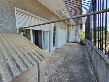 Depósito en  planta alta en lomas de zamora