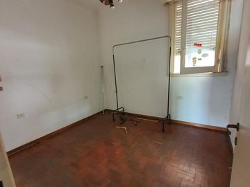 Depósito en  planta alta en lomas de zamora