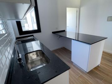 Cuatro ambientes a Estrenar en Edificio ARALIS con Amenities