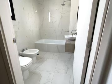 Cuatro ambientes a Estrenar en Edificio ARALIS con Amenities