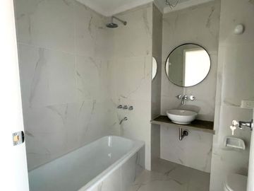 Cuatro ambientes a Estrenar en Edificio ARALIS con Amenities