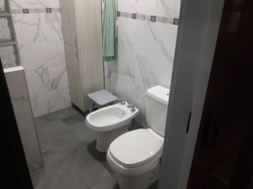 Casa en venta - 2 Dormitorios 2 Baños 1 Cochera - 400Mts2 - Hurlingham