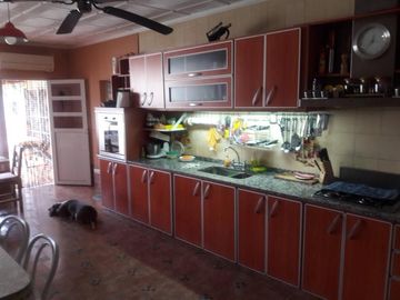 Casa en venta - 2 Dormitorios 2 Baños 1 Cochera - 400Mts2 - Hurlingham