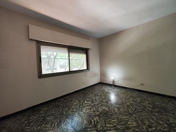 Venta Casa 4 Dormitorios Jardin Cochera