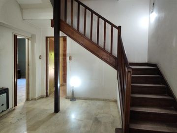 Venta Casa 4 Dormitorios Jardin Cochera