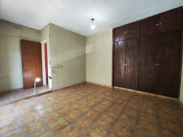 Venta Casa 4 Dormitorios Jardin Cochera