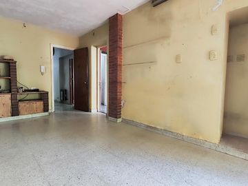 Venta Casa 4 Dormitorios Jardin Cochera