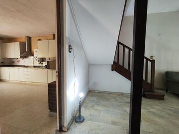 Venta Casa 4 Dormitorios Jardin Cochera