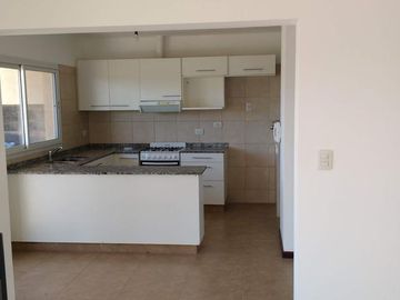 Venta casa 3 dormitorios Funes