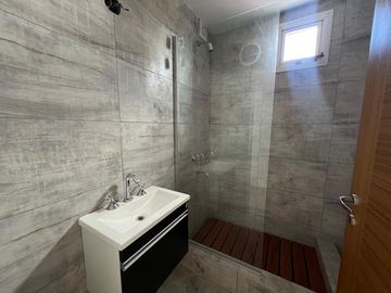 Local comercial a la venta en Wilde