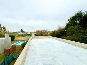 ¡Hermosa casa a estrenar en Santa Elena - Pilar del Este!