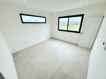 ¡Hermosa casa a estrenar en Santa Elena - Pilar del Este!
