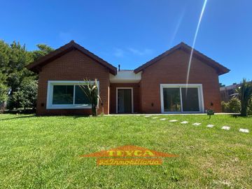 Casa en Centro Playa, 4 ambientes a ESTRENAR!!!