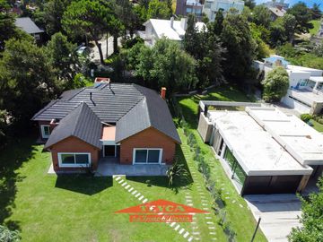 Casa en Centro Playa, 4 ambientes a ESTRENAR!!!