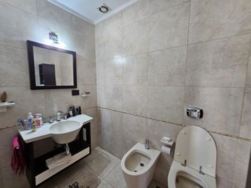 Casa en zona colegio Bilingue