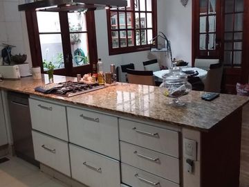 Casa en BOEDO 5 DORMITORIOS, ESCRITORIO, QUINCHO, PARRILLA.TERRAZAS, ASCENSOR.