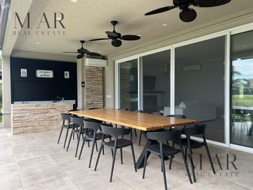 Casa en Venta en El Yacht, Nordelta con salida al río