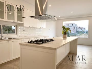 Casa en Venta en El Yacht, Nordelta con salida al río