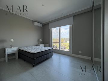 Casa en Venta en El Yacht, Nordelta con salida al río