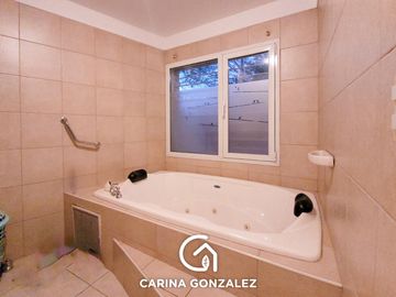 Casa en  B. Capellán